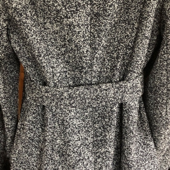 Agnes B. Paris Women’s Wool Blend Tweed Coat With Floral Accent  Cuffs Size 38 - Picture 8 of 10